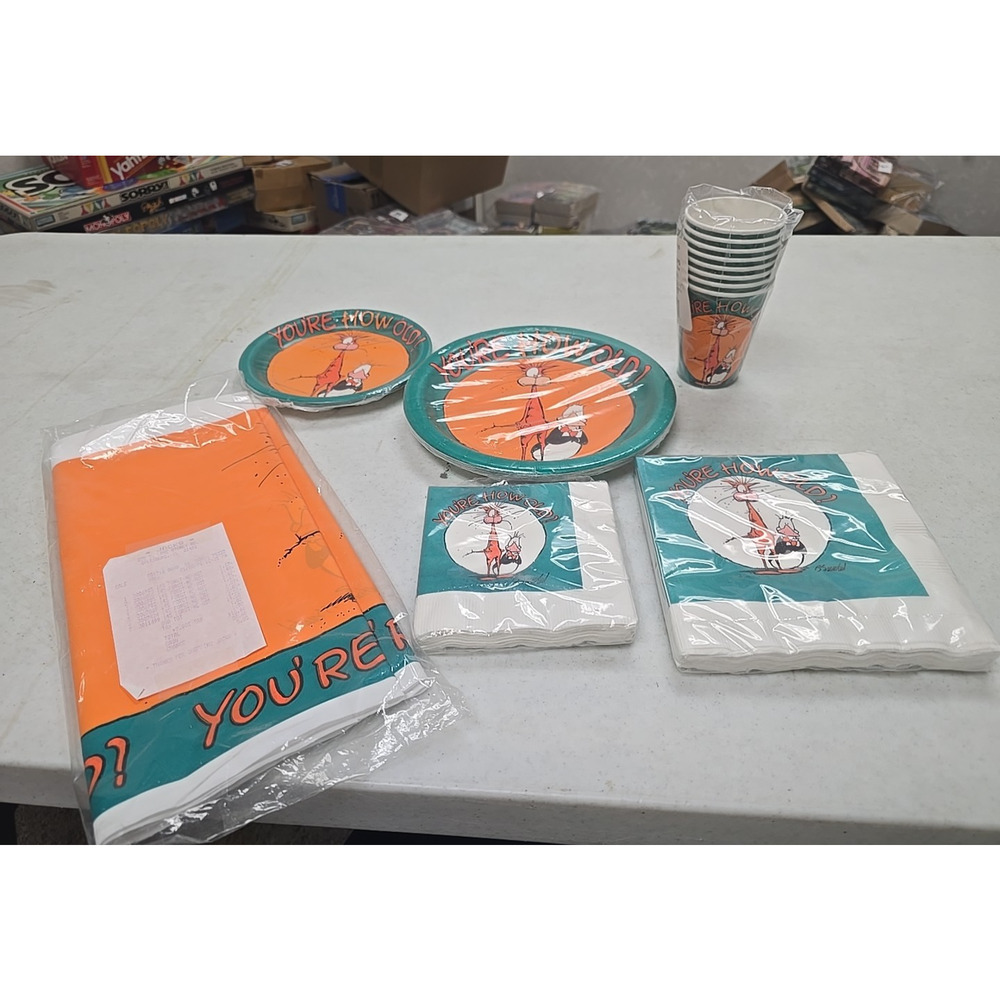 NEW VTG Berkely Breathed Napkins, Tablecover, Dinner & Dessert Plates Tablewares